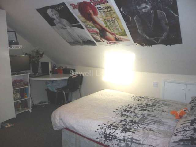  Image of 5 Bedroom Detached  To Rent at Hatherley Road  Reading, RG1 5QA