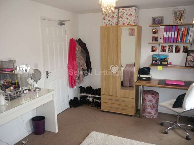  Image of 6 Bedroom Detached  To Rent at Hatherley Road  Reading, RG1 5QA