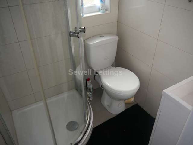  Image of 6 Bedroom Detached  To Rent at Hatherley Road  Reading, RG1 5QA