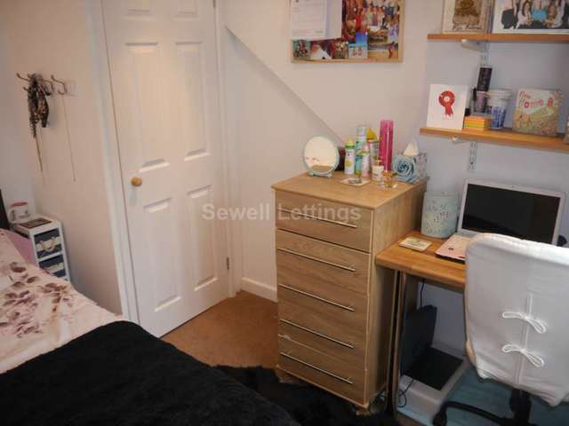  Image of 6 Bedroom Detached  To Rent at Hatherley Road  Reading, RG1 5QA