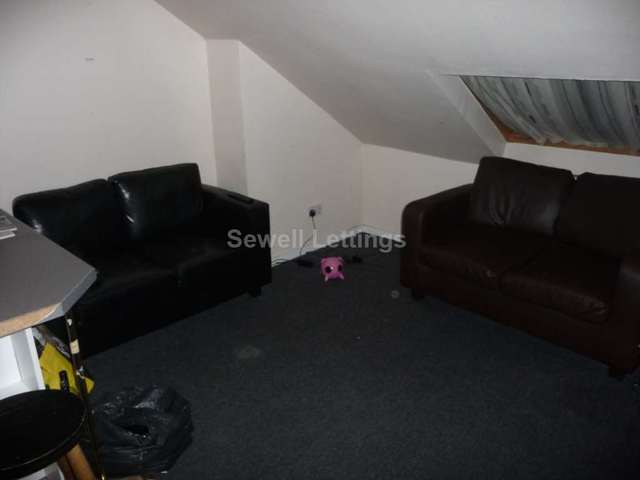  Image of 5 Bedroom Detached  To Rent at Hatherley Road  Reading, RG1 5QA