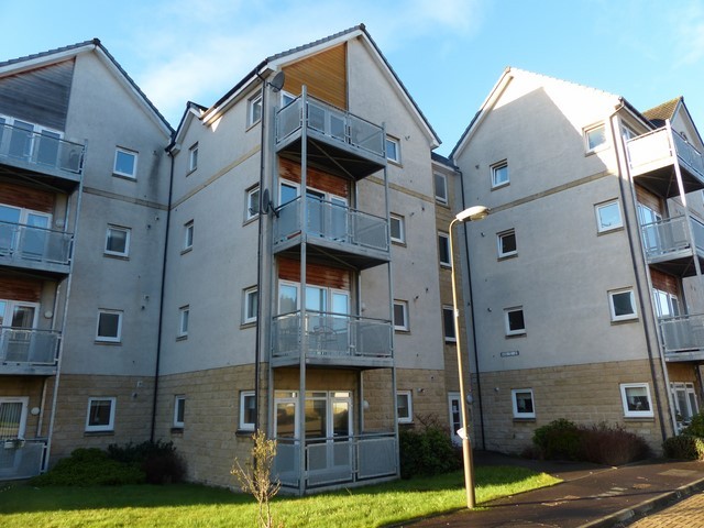  Image of 2 Bedroom Flat  To Rent at Livingston West Lothian West Lothian, EH54 6GF