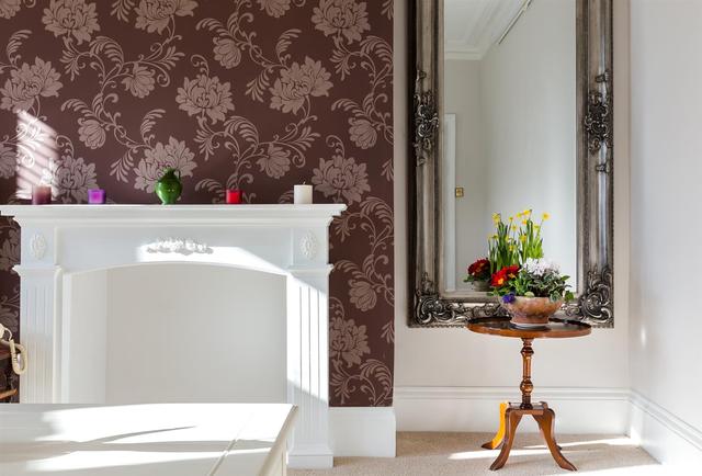  Image of 1 Bedroom Maisonette  For Sale at Hazelwood Lane London London, N13 5HF