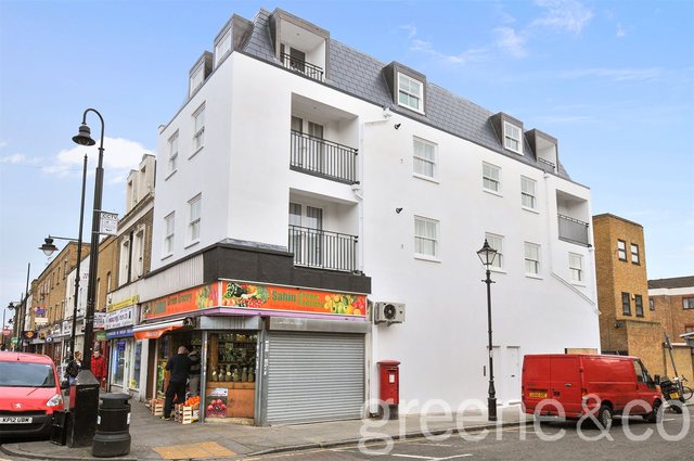  Image of 3 Bedroom Flat  To Rent at London  Old Ford, E3 2HZ