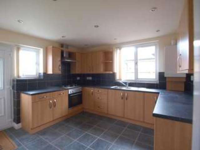  Image of 2 Bedroom Detached  To Rent at Chapel-en-le-Frith  High Peak, SK23 0NJ