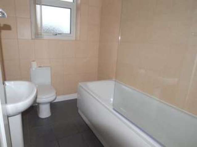  Image of 2 Bedroom Detached  To Rent at Chapel-en-le-Frith  High Peak, SK23 0NJ