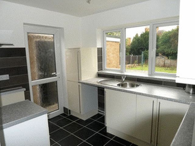  Image of 1 Bedroom Flat  To Rent at High Meadow  Hathern, LE12 5HW