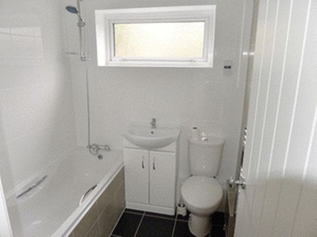  Image of 1 Bedroom Flat  To Rent at High Meadow  Hathern, LE12 5HW