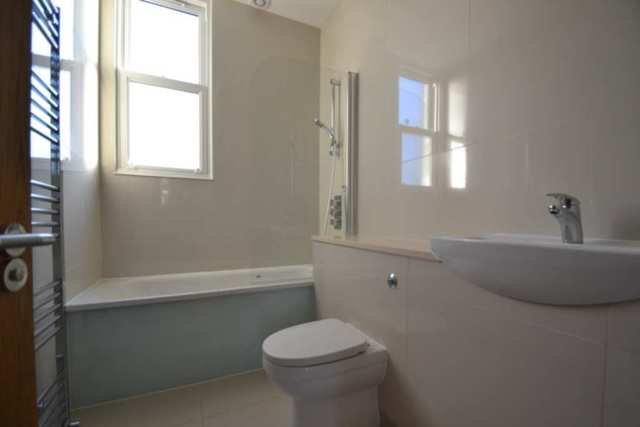  Image of 1 Bedroom Flat  To Rent at High Street Acton  London, W3 6NG