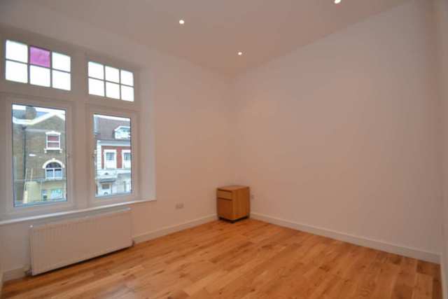 Image of 1 Bedroom Flat  To Rent at High Street Acton  London, W3 6NG