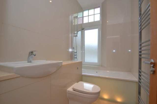  Image of 1 Bedroom Flat  To Rent at High Street Acton  London, W3 6NG