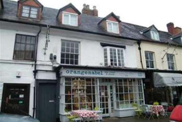  Image of 2 Bedroom Flat  To Rent at Alcester, B49 5AF