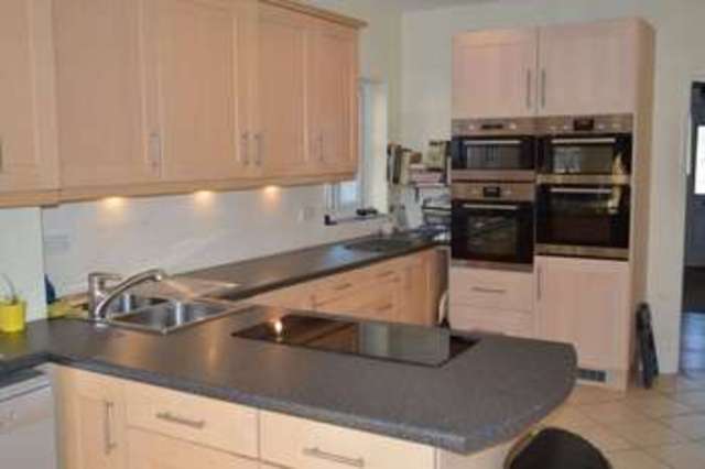  Image of 5 Bedroom Detached  To Rent at High Street  Berkhamsted, HP4 2BX