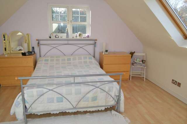  Image of 5 Bedroom Detached  To Rent at High Street  Berkhamsted, HP4 2BX