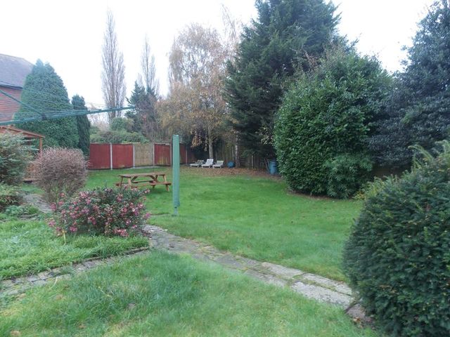  Image of 2 Bedroom Flat  To Rent at High Street Cowley Uxbridge, UB8 2ER