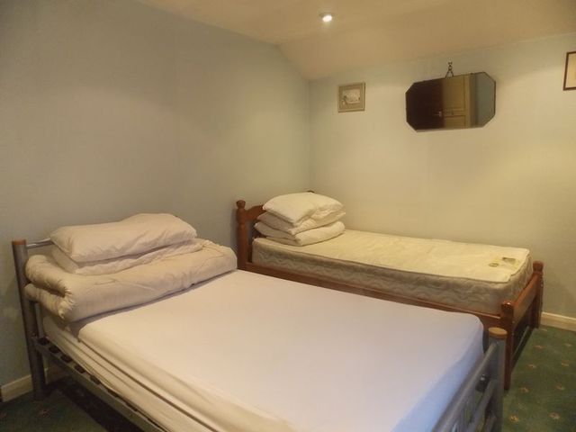 Image of 2 Bedroom Flat  To Rent at High Street Cowley Uxbridge, UB8 2ER