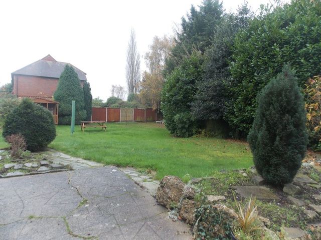  Image of 2 Bedroom Flat  To Rent at High Street Cowley Uxbridge, UB8 2ER