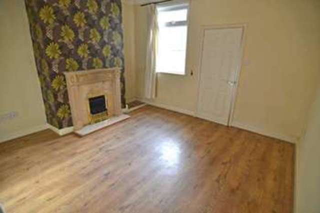  Image of 2 Bedroom Cottage  To Rent at High Street  Newton Le Willows, WA12 9SP
