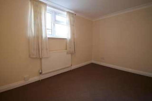  Image of 2 Bedroom Flat  To Rent at Sutton, SM1 1NU