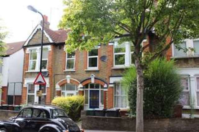  Image of 3 Bedroom Terraced  To Rent at Selwyn Avenue  Greater London, E4 9LS