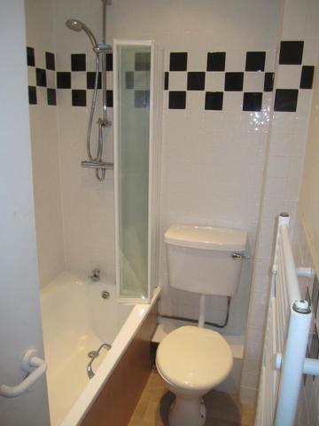  Image of 1 Bedroom Flat  To Rent at Kilsyth North Lanarkshire North Lanarkshire, G65 0DJ
