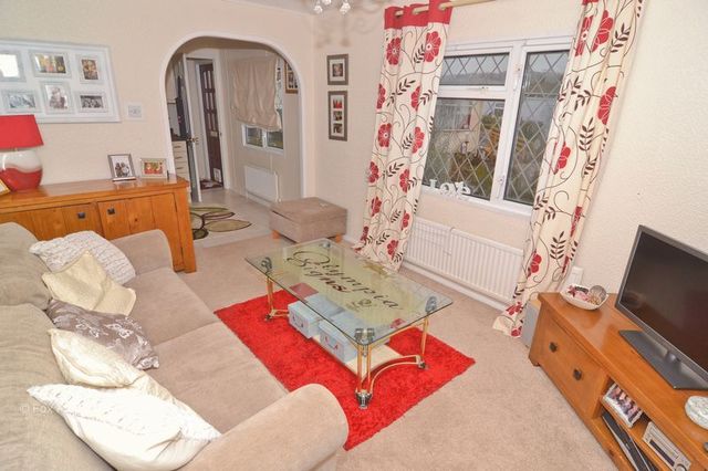  Image of 1 Bedroom Retirement Property  For Sale at Dome Caravan Park  Hockley, SS5 5LX