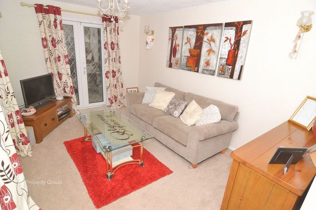  Image of 1 Bedroom Retirement Property  For Sale at Dome Caravan Park  Hockley, SS5 5LX