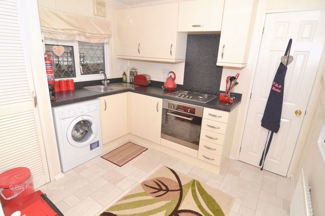  Image of 1 Bedroom Retirement Property  For Sale at Dome Caravan Park  Hockley, SS5 5LX