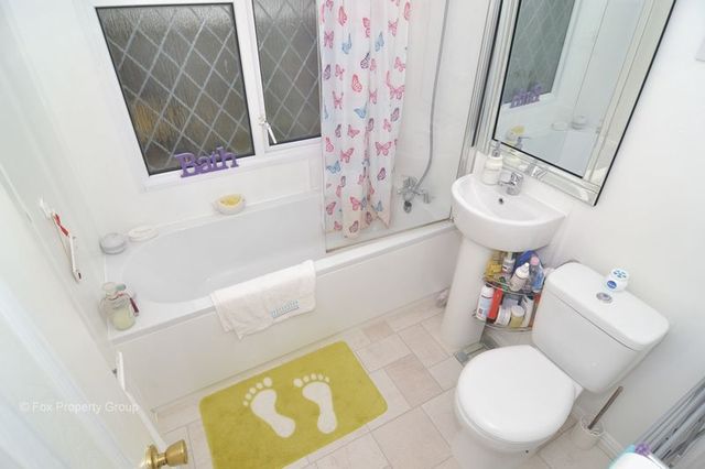  Image of 1 Bedroom Retirement Property  For Sale at Dome Caravan Park  Hockley, SS5 5LX
