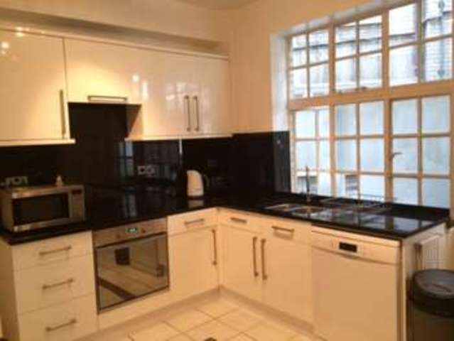  Image of 3 Bedroom Apartment  For Sale at Holland Park Avenue Holland Park London, W11 4XB
