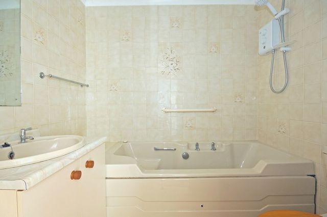  Image of 1 Bedroom Retirement Property  For Sale at Longridge Avenue  Saltdean, BN2 8RQ