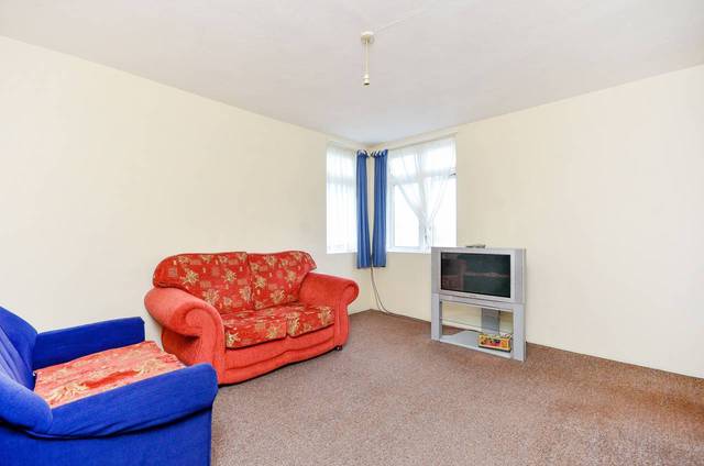  Image of 2 Bedroom Flat  For Sale at Homerton High Street  Hackney, E9 6BT
