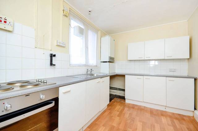  Image of 2 Bedroom Flat  For Sale at Homerton High Street  Hackney, E9 6BT