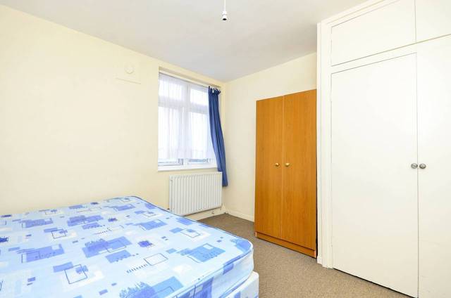  Image of 2 Bedroom Flat  For Sale at Homerton High Street  Hackney, E9 6BT