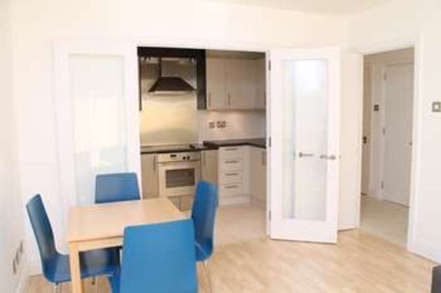  Image of 2 Bedroom Flat  To Rent at 15 Hertsmere Road  Canary Wharf, E14 4AW