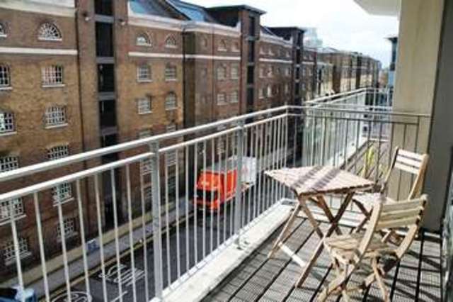  Image of 2 Bedroom Flat  To Rent at 15 Hertsmere Road  Canary Wharf, E14 4AW