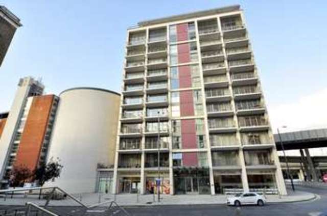  Image of 2 Bedroom Flat  To Rent at 15 Hertsmere Road  Canary Wharf, E14 4AW