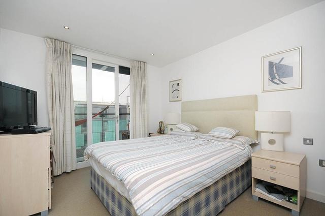  Image of 1 Bedroom Flat  To Rent at Brewhouse Yard  Goswell Road, EC1V 4JU