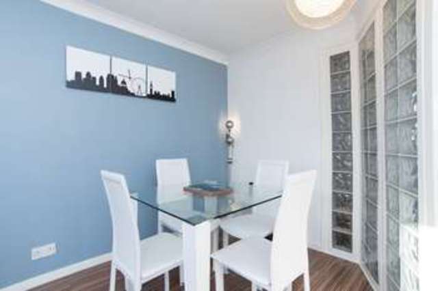  Image of 2 Bedroom Flat  For Sale at Docklands, E14 3EP