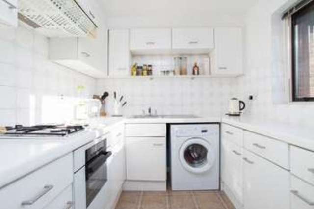  Image of 2 Bedroom Flat  For Sale at Docklands, E14 3EP