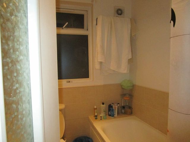  Image of 1 Bedroom Flat  For Sale at Hoxton Street Array Hoxton, N1 6SH