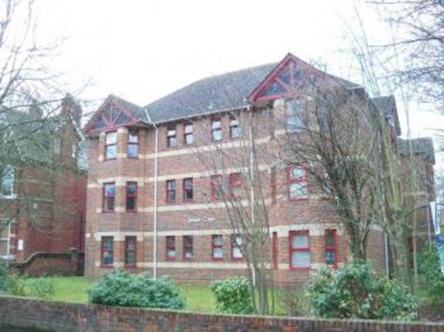  Image of 2 Bedroom Flat  To Rent at Hulse Road  Southampton, SO15 2JW