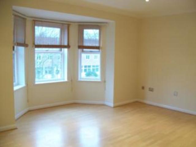  Image of 2 Bedroom Flat  To Rent at Hulse Road  Southampton, SO15 2JW