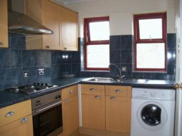  Image of 2 Bedroom Flat  To Rent at Hulse Road  Southampton, SO15 2JW