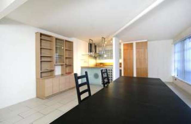  Image of 2 Bedroom Detached  To Rent at New Wharf Road London Pentonville, N1 9RW