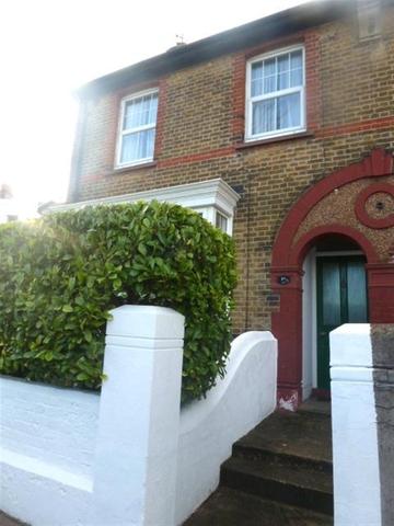  Image of 1 Bedroom Flat  To Rent at Inwood Crescent  BRIGHTON, BN1 5AP