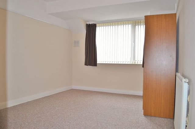  Image of 2 Bedroom Flat  To Rent at Ipswich Road  Lowestoft, NR32 1TS