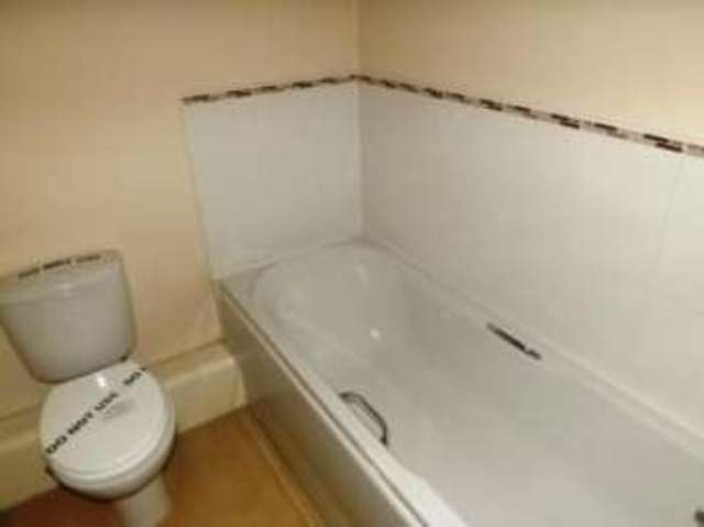  Image of 2 Bedroom Flat  For Sale at Armthorpe Doncaster Armthorpe, DN3 2FH