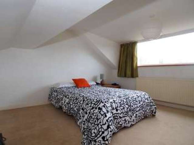  Image of 2 Bedroom Detached  To Rent at Whaley Bridge  High Peak, SK23 7AJ