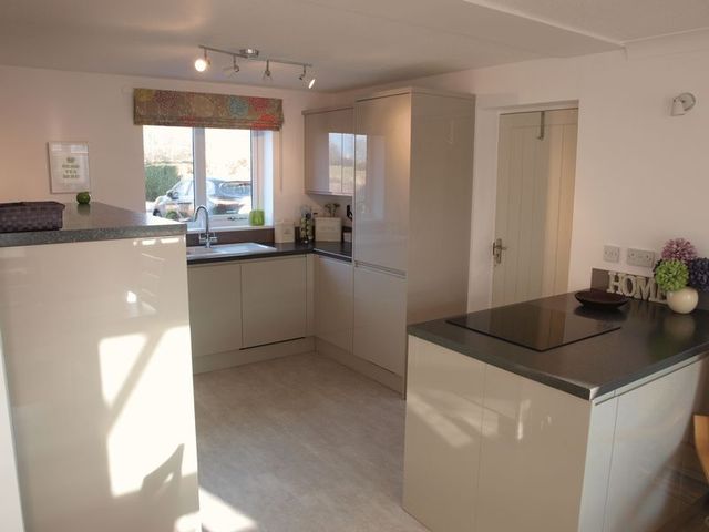  Image of 2 Bedroom Detached  For Sale at Kelham Road  Newark, NG24 1BU